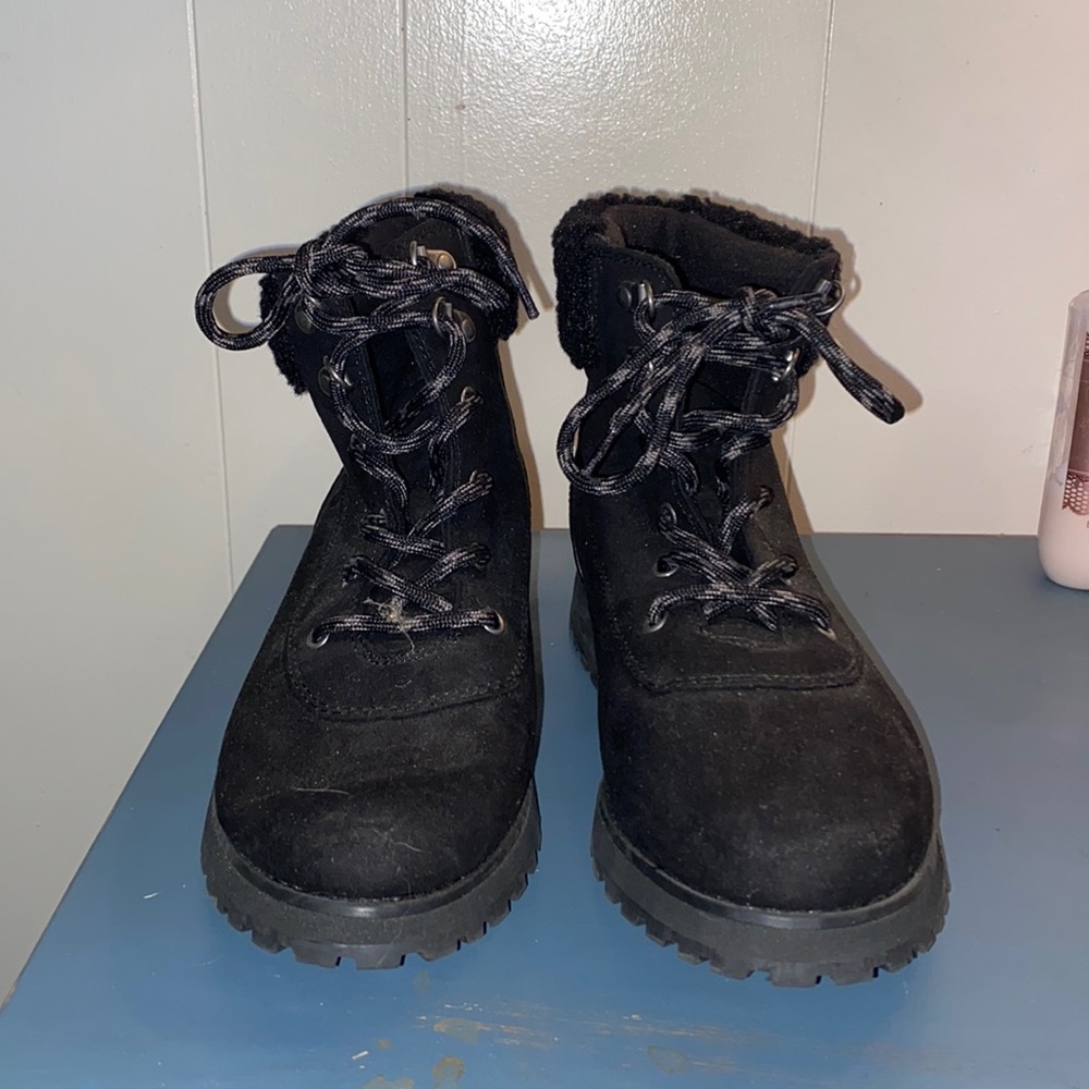 Never been worn old navy booties